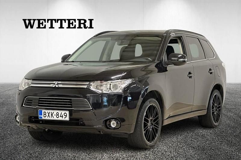 Musta Käytetty 2013 Mitsubishi Outlander P-HEV Instyle Farmari | 8 400 € (Perustarjous) - Kuva 1/3
