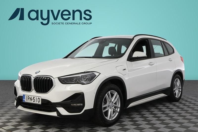 Käytetty BMW X1 Sport Line 220 HP (161 kW) 2022 Valkoinen Katumaasturi