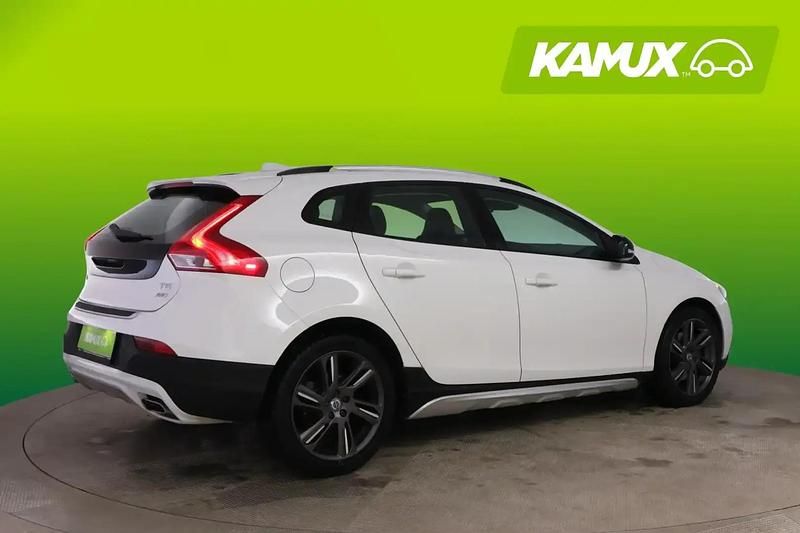 Käytetty Volvo V40 CC Summum 254 HP (186 kW) 2013 Valkoinen Farmari