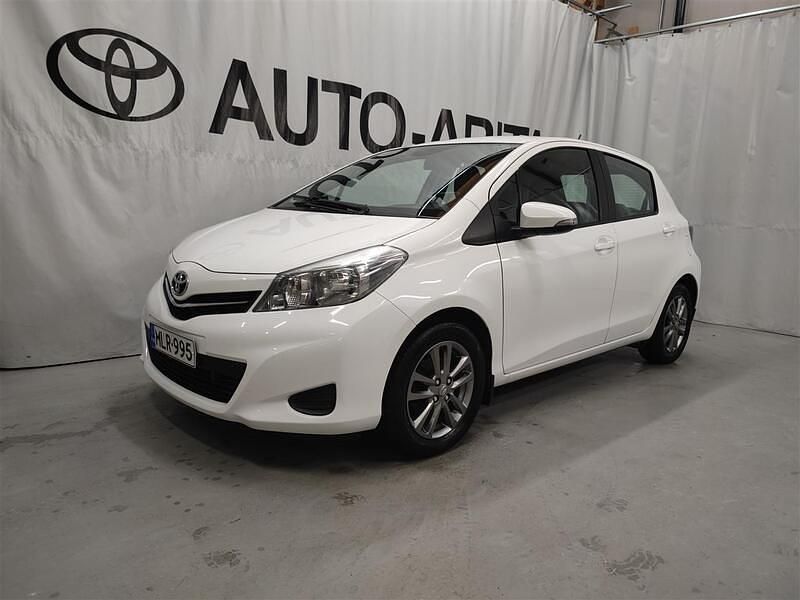 Valkoinen Käytetty 2014 Toyota Yaris Active Viistoperä | 11 900 € (Perustarjous) - Kuva 1/4