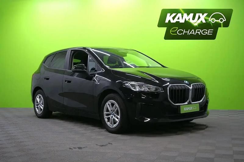 Musta Käytetty 2023 BMW 225 Active Tourer Tila-auto | 29 990 € (Perustarjous) - Kuva 1/4