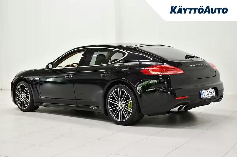 Käytetty Porsche Panamera S E-Hybrid 333 HP (244 kW) 2014 Musta Sedan