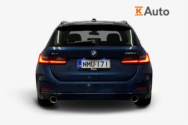 Käytetty BMW 320e 190 HP (139 kW) 2022 Sininen Farmari