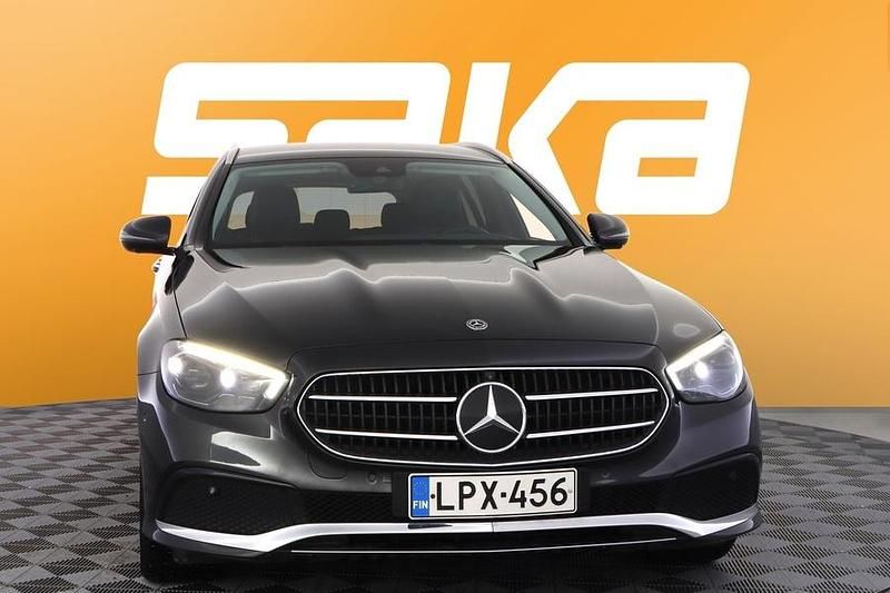 Käytetty Mercedes E300 Avantgarde 320 HP (235 kW) 2021 Farmari