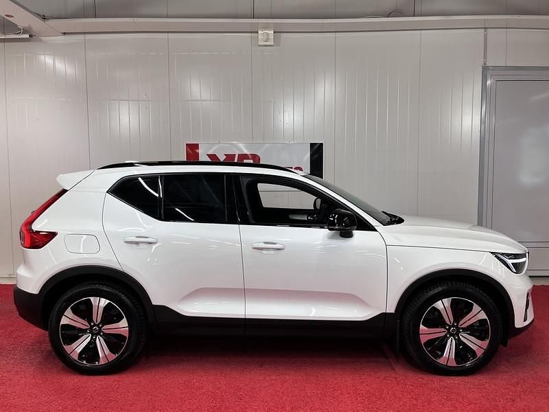 Käytetty Volvo XC40 Plus 211 HP (155 kW) 2023 Katumaasturi