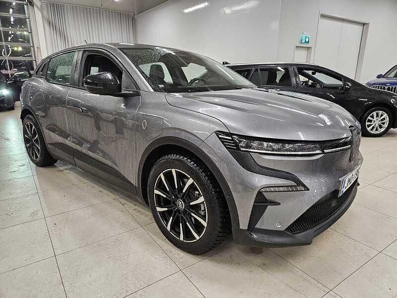 Harmaa Käytetty 2022 Renault Mégane IV Evolution Viistoperä | 26 990 € - Kuva 1/4