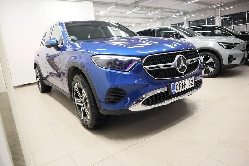 Käytetty Mercedes GLC300e Premium 313 HP (230 kW) 2023 Sininen Katumaasturi