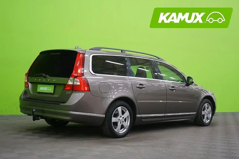 Käytetty Volvo V70 Momentum 163 HP (119 kW) 2011 Hopea / harmaa Farmari