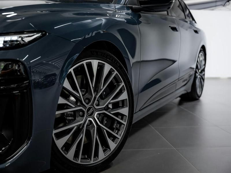 Uusi Audi e-tron Design 364 kW (496 HP) 2026 Met. sininen Katumaasturi