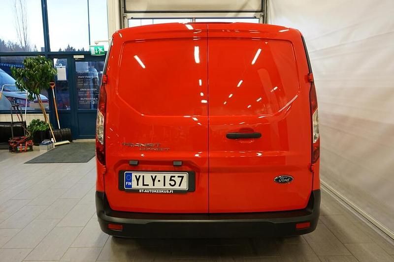 Käytetty Ford Transit Trend 99 HP (72 kW) 2023 Punainen Van