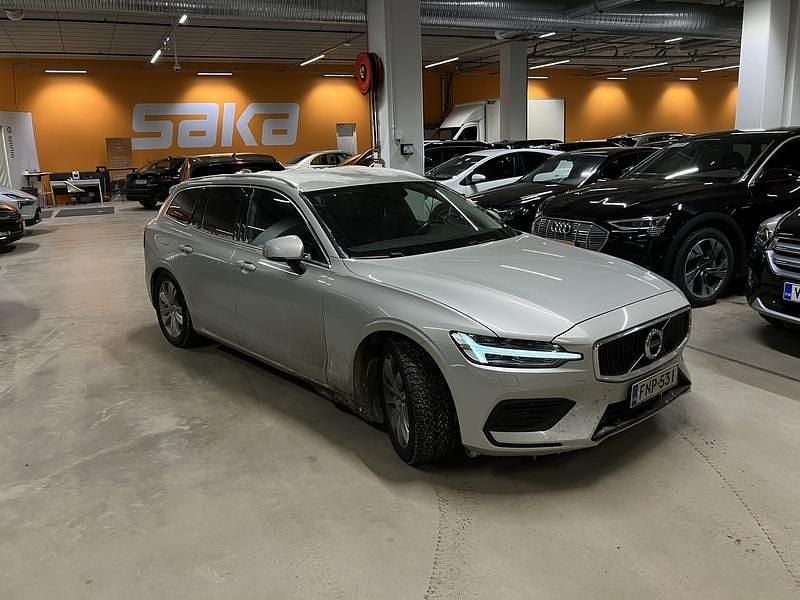 Käytetty Volvo V60 Business Edition 190 HP (139 kW) 2019 Farmari
