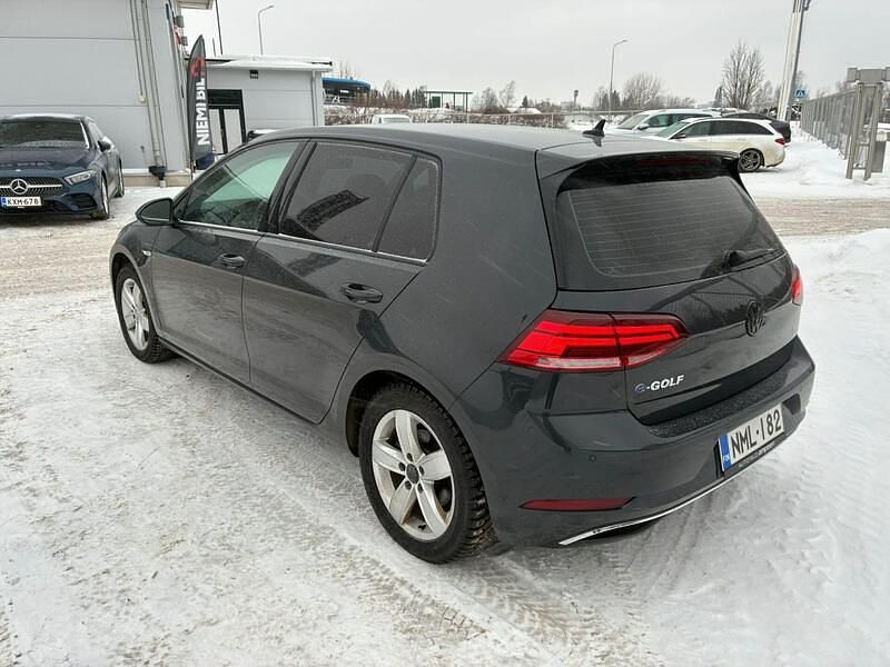 Käytetty VW e-Golf 100 kW (136 HP) 2020 Viistoperä