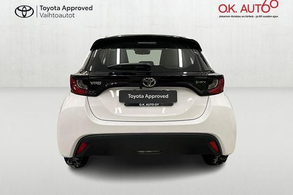 Käytetty Toyota Yaris 114 HP (83 kW) 2024 Valkoinen Viistoperä