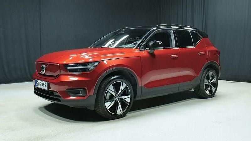 Käytetty 2021 Volvo XC40 Plus Katumaasturi | 34 700 € (Perustarjous) - Kuva 1/3
