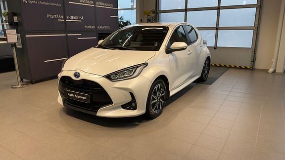 Valkoinen Käytetty 2022 Toyota Yaris Plus Viistoperä | 24 400 € - Kuva 1/4