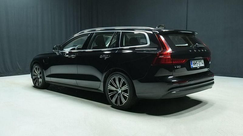 Käytetty Volvo V60 Plus 350 HP (257 kW) 2023 Farmari