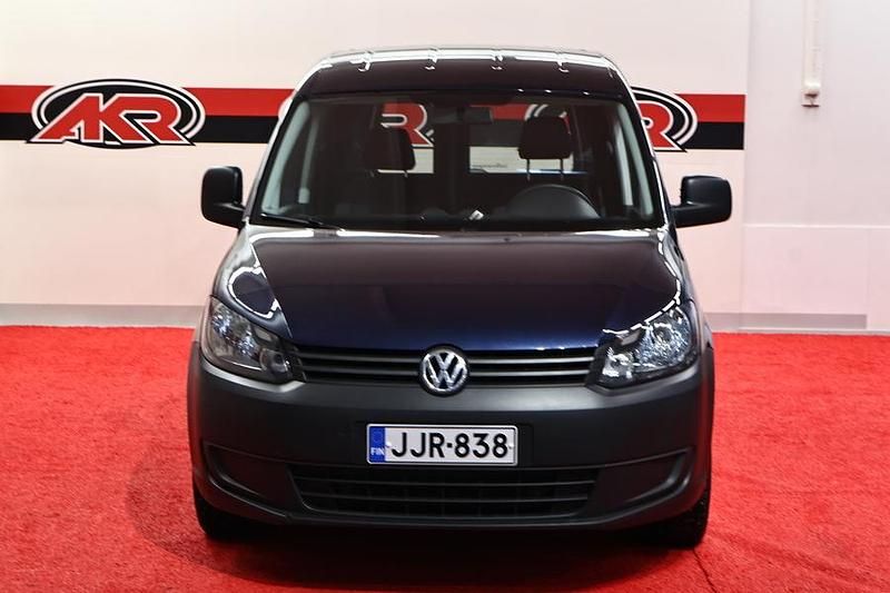 Käytetty VW Caddy 102 HP (75 kW) 2015 Sininen Tila-auto