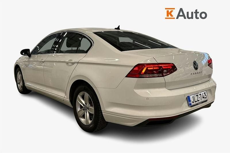 Käytetty VW Passat Style 150 HP (110 kW) 2020 Valkoinen Sedan