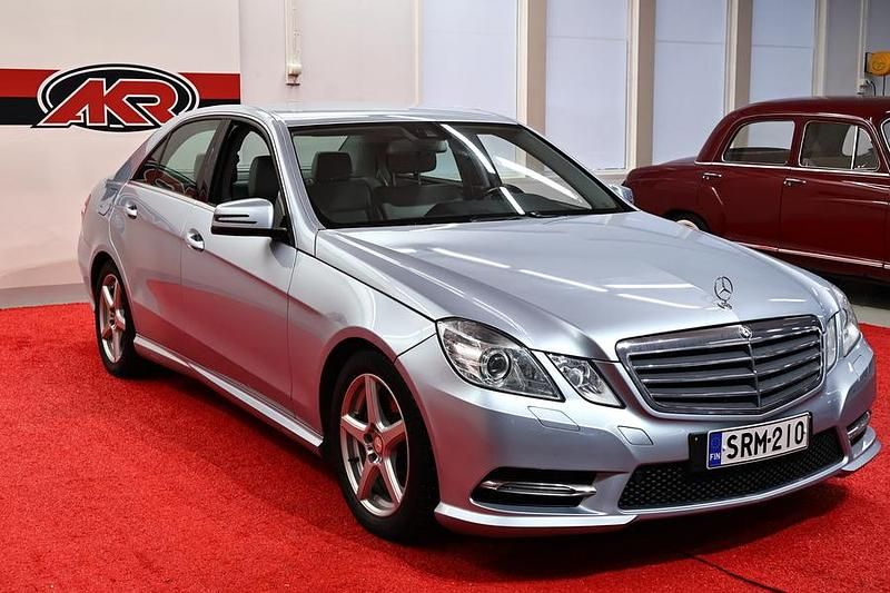 Käytetty Mercedes E250 AMG 204 HP (150 kW) 2013 Hopea Sedan