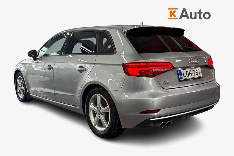 Käytetty Audi A3 Sportback Business 150 HP (110 kW) 2018 Hopea Viistoperä
