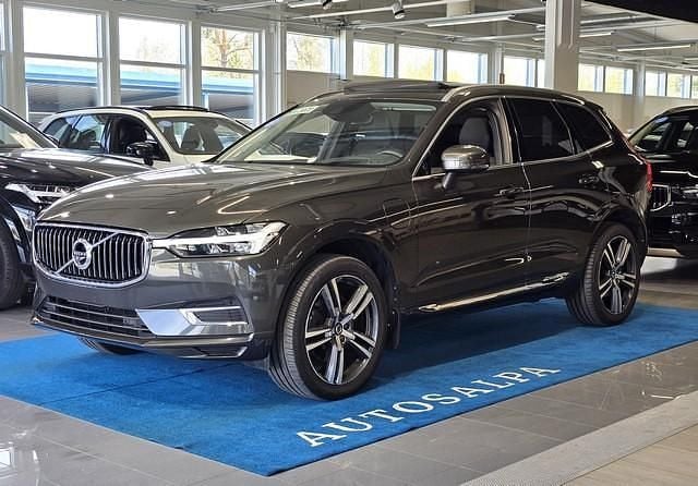 Musta Käytetty 2021 Volvo XC60 R-Design Katumaasturi | 36 900 € (Perustarjous) - Kuva 1/3