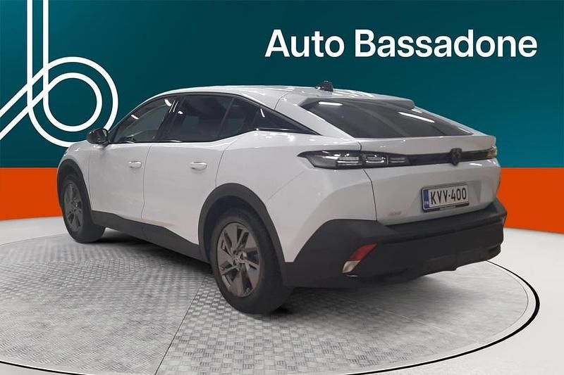 Käytetty Peugeot 408 Allure 131 HP (96 kW) 2024 Viistoperä