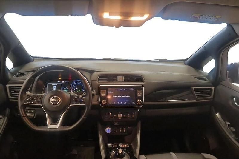 Käytetty Nissan Leaf Tekna 160 kW (218 HP) 2022 Sininen Viistoperä