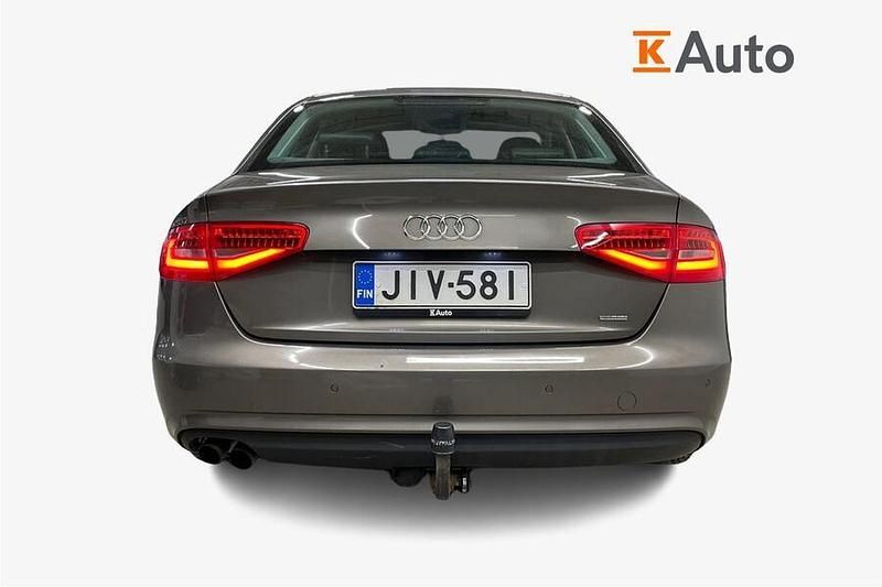 Käytetty Audi A4 Business 170 HP (125 kW) 2013 Harmaa Sedan