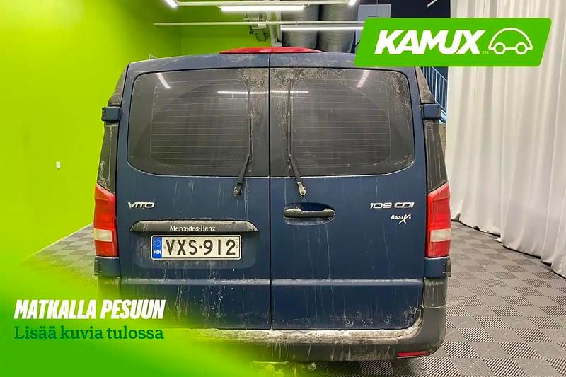 Käytetty Mercedes Vito 88 HP (64 kW) 2014 Sininen Van