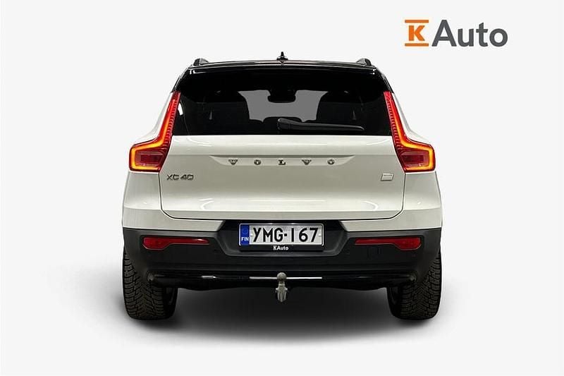Käytetty Volvo XC40 Plus 169 kW (231 HP) 2023 Valkoinen Katumaasturi