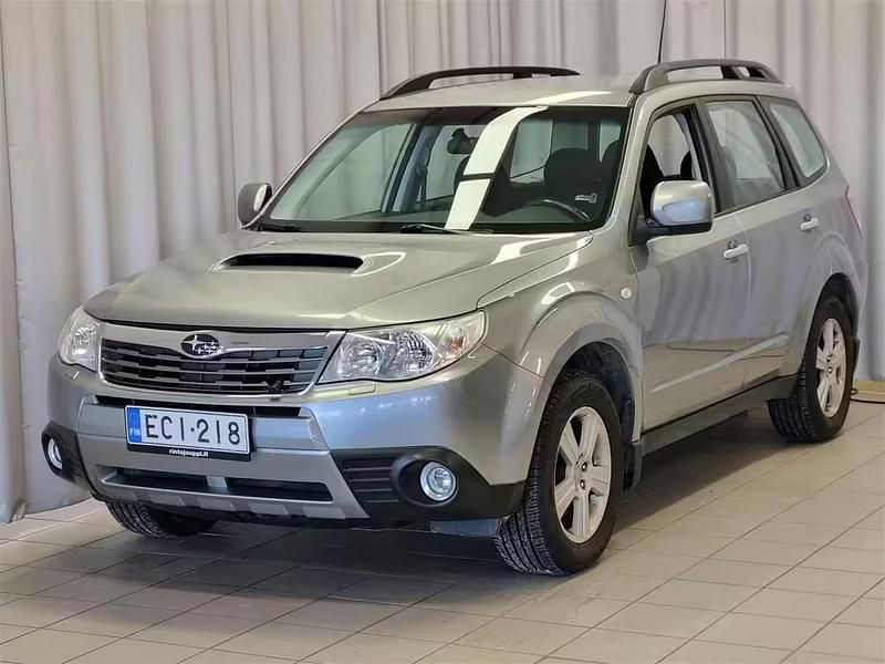 Hopea Käytetty 2009 Subaru Forester Katumaasturi | 9 900 € (Kallis) - Kuva 1/4