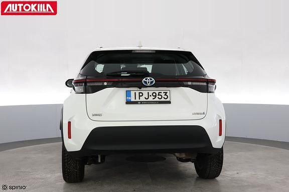 Käytetty Toyota Yaris Cross Active 116 HP (85 kW) 2022 Valkoinen Katumaasturi