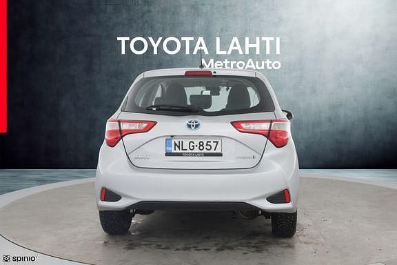Käytetty Toyota Yaris Active 72 HP (52 kW) 2018 Hopea Viistoperä