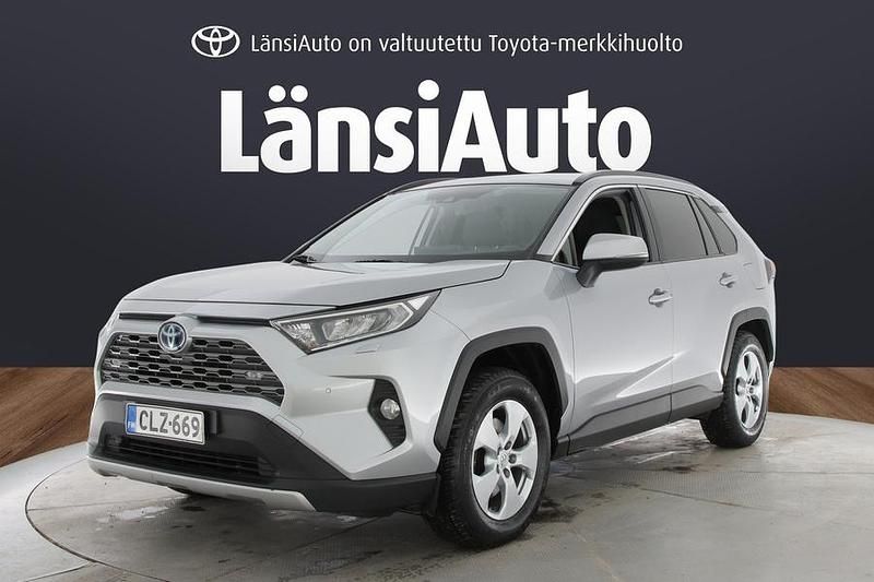 Käytetty Toyota RAV4 Hybrid Active 218 HP (160 kW) 2019 Katumaasturi