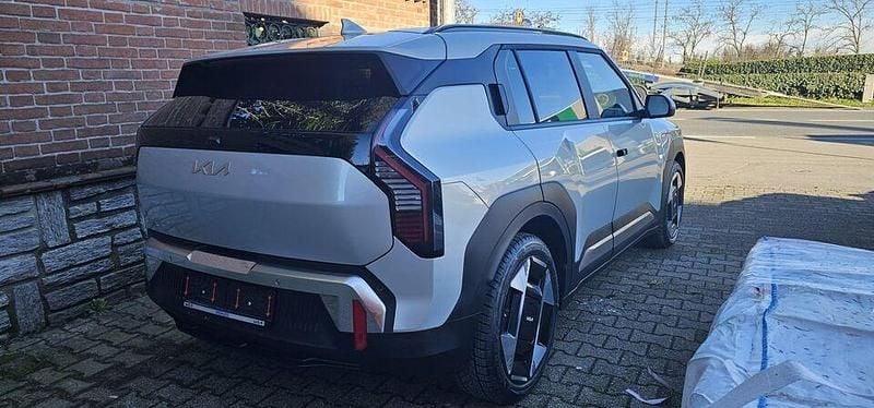 Käytetty Kia EV3 Premium 150 kW (204 HP) 2025 Katumaasturi