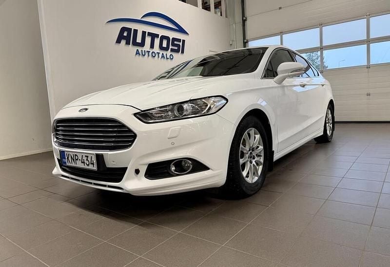 Käytetty Ford Mondeo Trend 160 HP (117 kW) 2016 Valkoinen Viistoperä