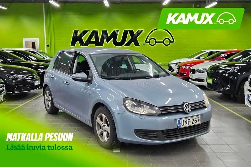 Sininen Käytetty 2011 VW Golf VI Comfortline Sedan | 3 790 € (Hyvä tarjous) - Kuva 1/4