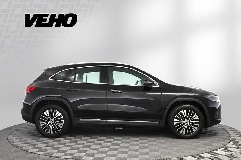 Käytetty Mercedes EQA250+ Business 139 kW (190 HP) 2025 Musta Katumaasturi