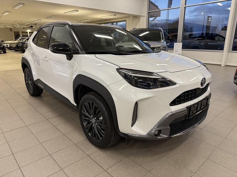 Käytetty Toyota Yaris Cross Business Edition 116 HP (85 kW) 2022 Katumaasturi