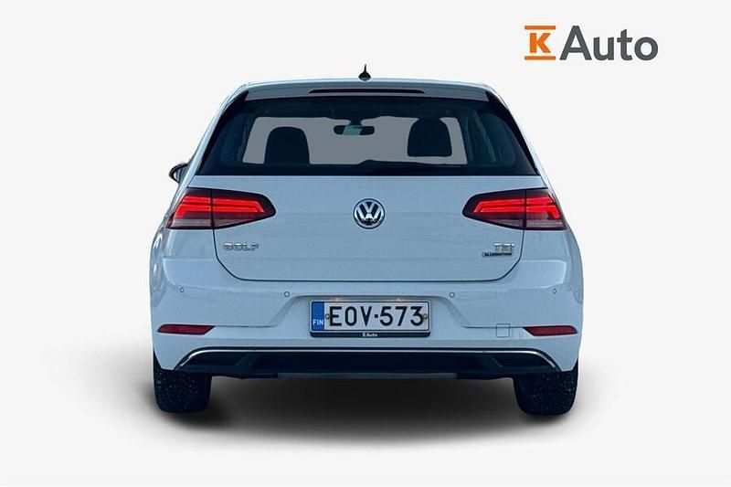 Käytetty VW Golf VII Comfortline 131 HP (96 kW) 2018 Valkoinen Viistoperä