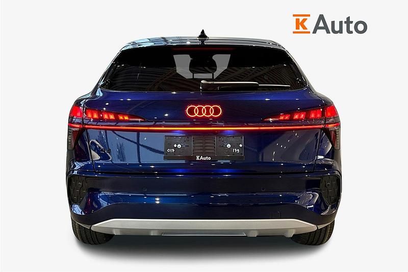 Uusi Audi Q3 Sportback 268 HP (197 kW) 2026 Met. sininen Katumaasturi
