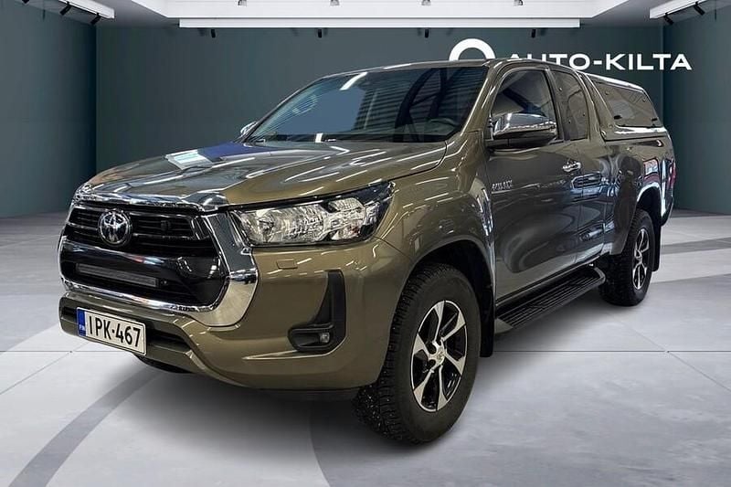 Käytetty Toyota HiLux Active 204 HP (150 kW) 2022 Ruskea (beige) Nouto