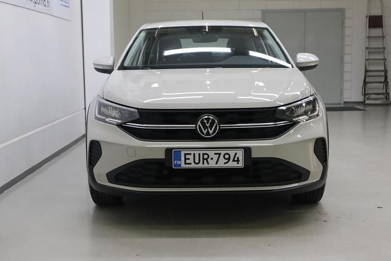 Käytetty VW Taigo Comfortline 95 HP (69 kW) 2023 Katumaasturi