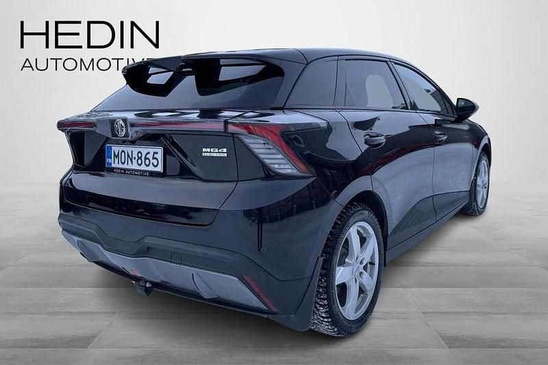 Käytetty MG MG4 EV Luxury 150 kW (204 HP) 2023 Musta Viistoperä