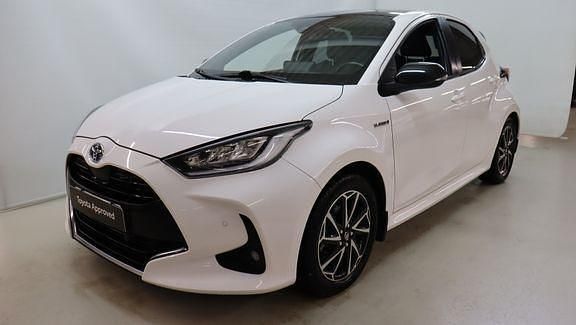 Käytetty Toyota Yaris Premium 114 HP (83 kW) 2021 Valkoinen Viistoperä