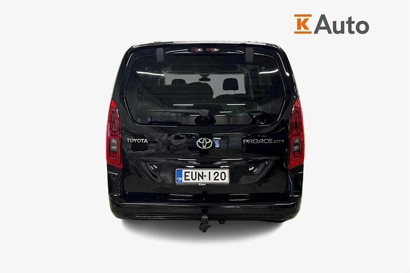 Käytetty Toyota Proace Verso Active 131 HP (96 kW) 2023 Musta Farmari