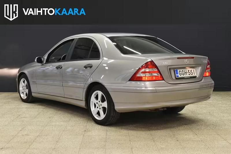 Käytetty Mercedes C200 Classic 122 HP (89 kW) 2004 Sedan