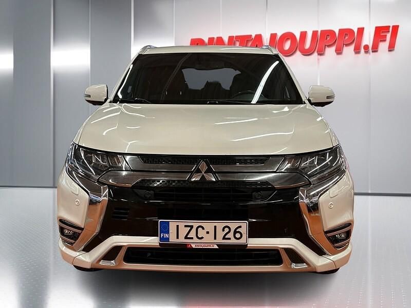 Käytetty Mitsubishi Outlander P-HEV 135 HP (99 kW) 2019 Farmari