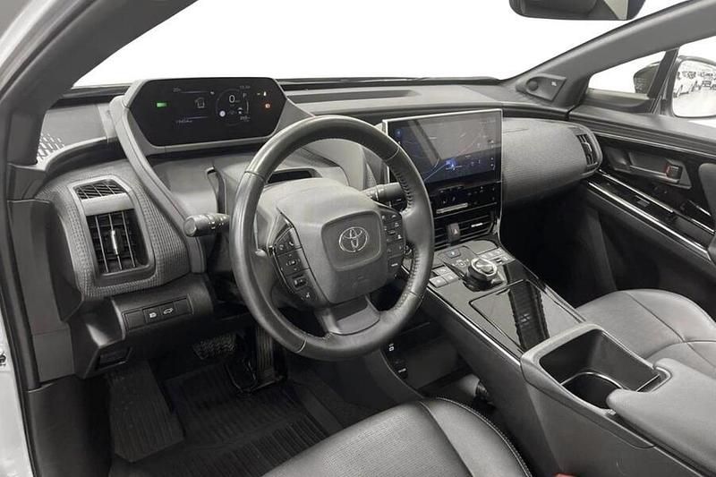 Käytetty Toyota bZ4X Executive 160 kW (218 HP) 2022 Katumaasturi