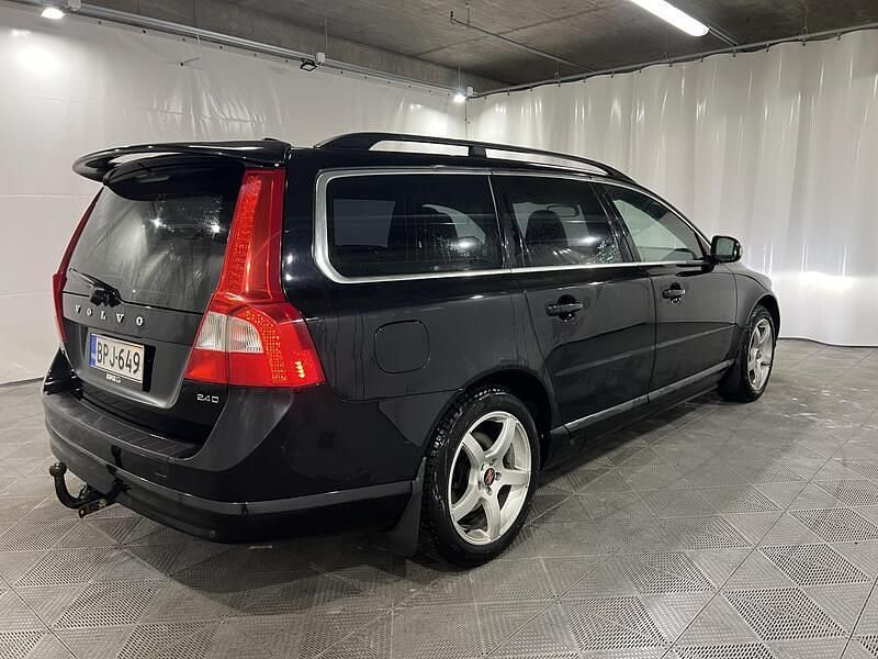 Käytetty Volvo V70 Momentum 175 HP (128 kW) 2010 Farmari